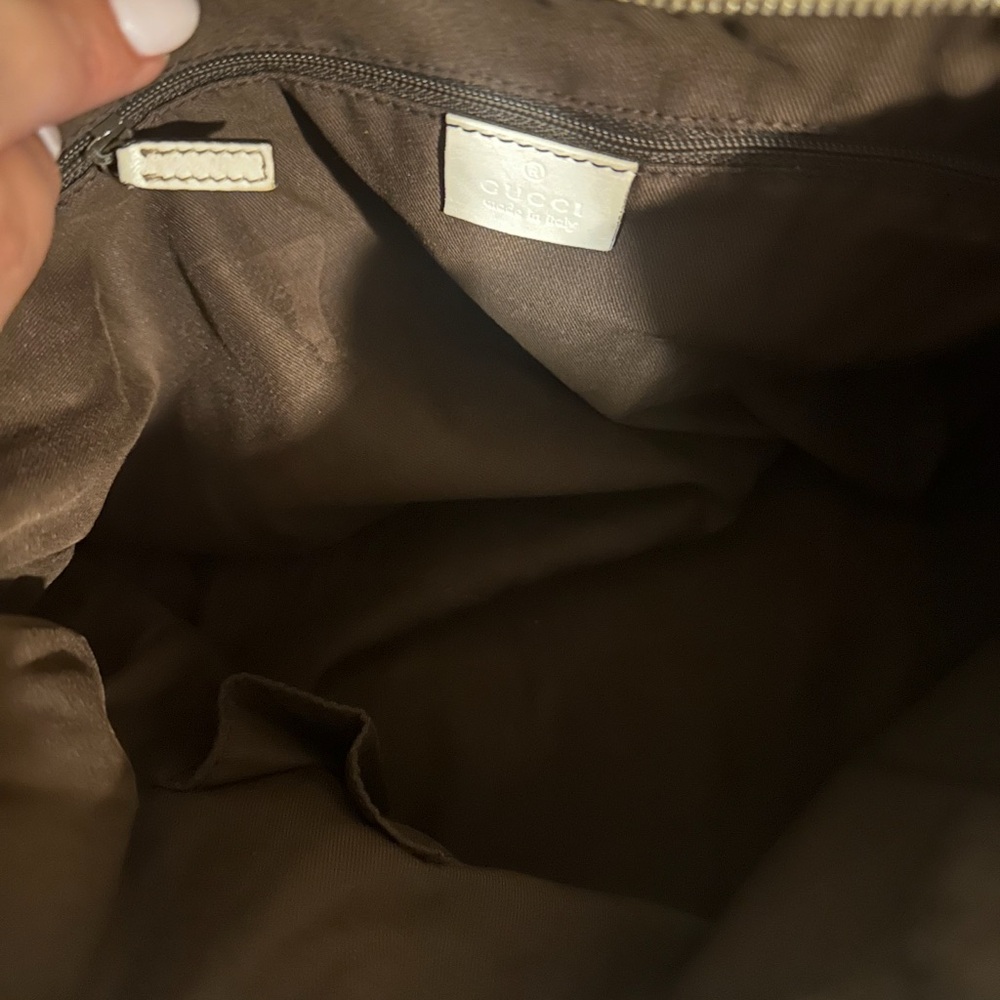 Gucci Brown and Cream Shoulder Bag with Iconic GG Pattern - Picture 3 of 3